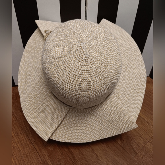 Betmar pleated straw hat - Picture 9 of 9